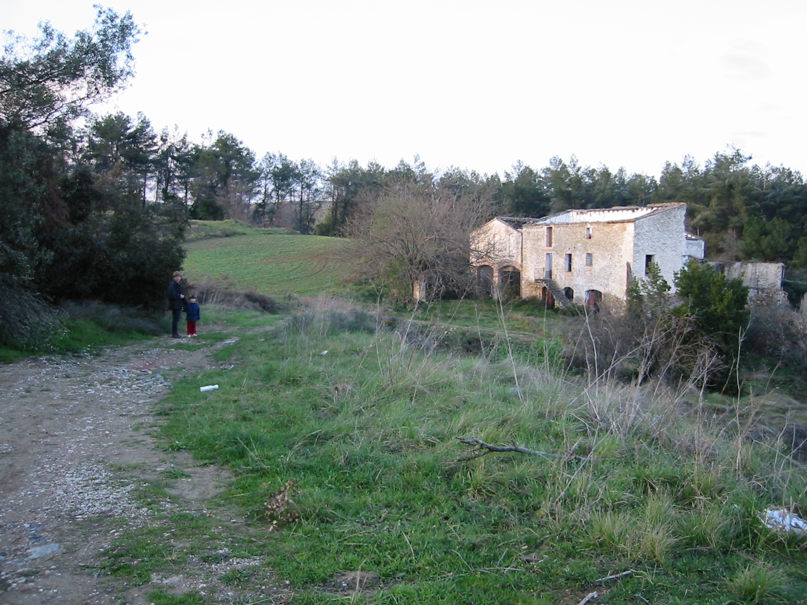 Masia de Can Juncoses any 2002, derruida posteriorment pel pas de via d'alta velocitat